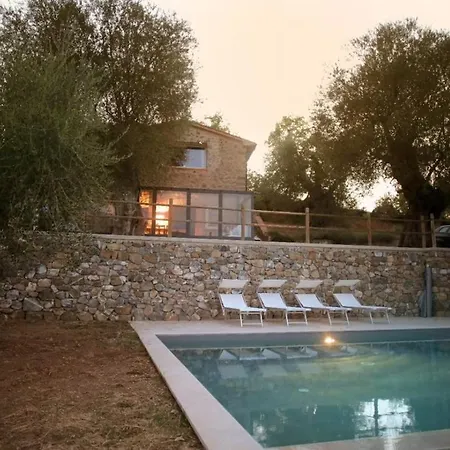 וילה Modern With Infinity Pool And Jacuzzi Montegiovi